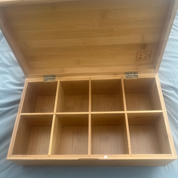 Wooden Tea Box. - Picture 2 of 2